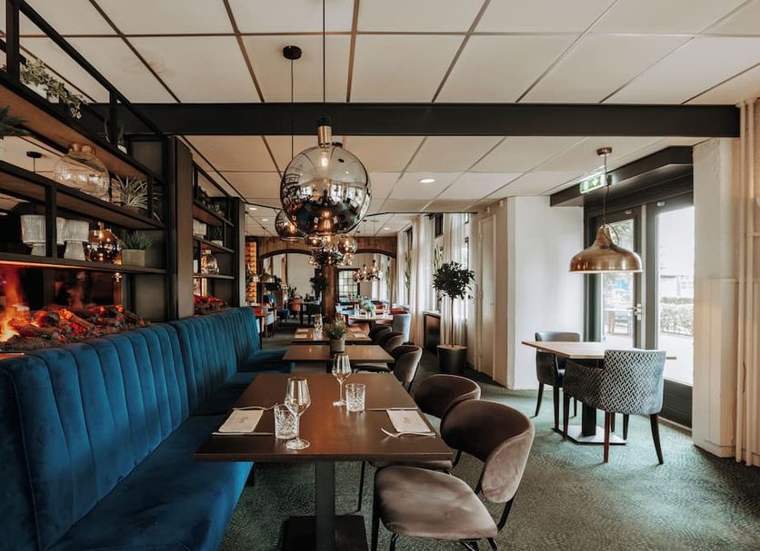 Restaurant Photo