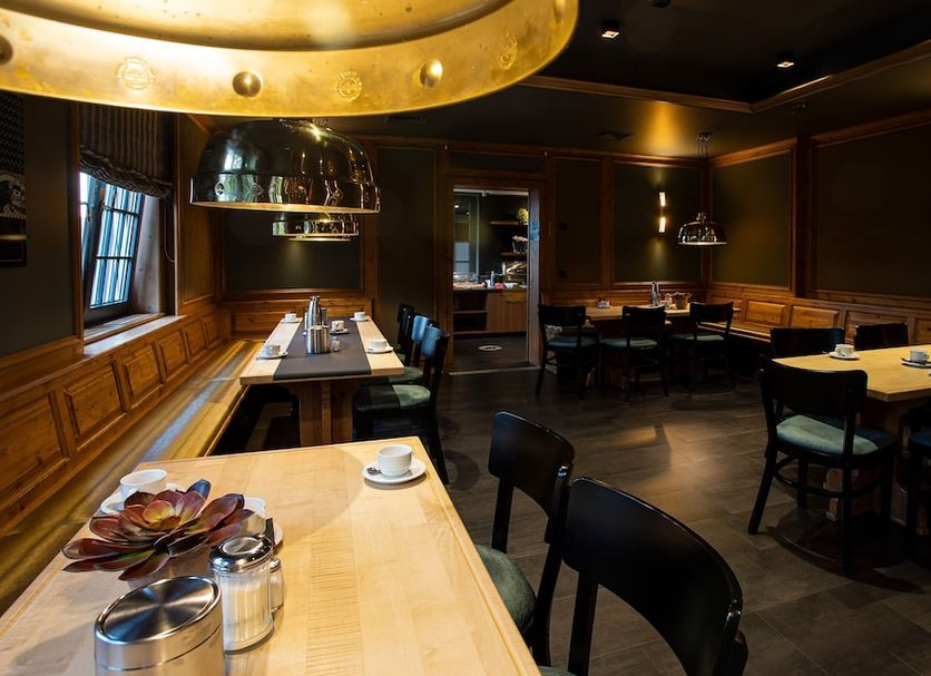Restaurant Photo