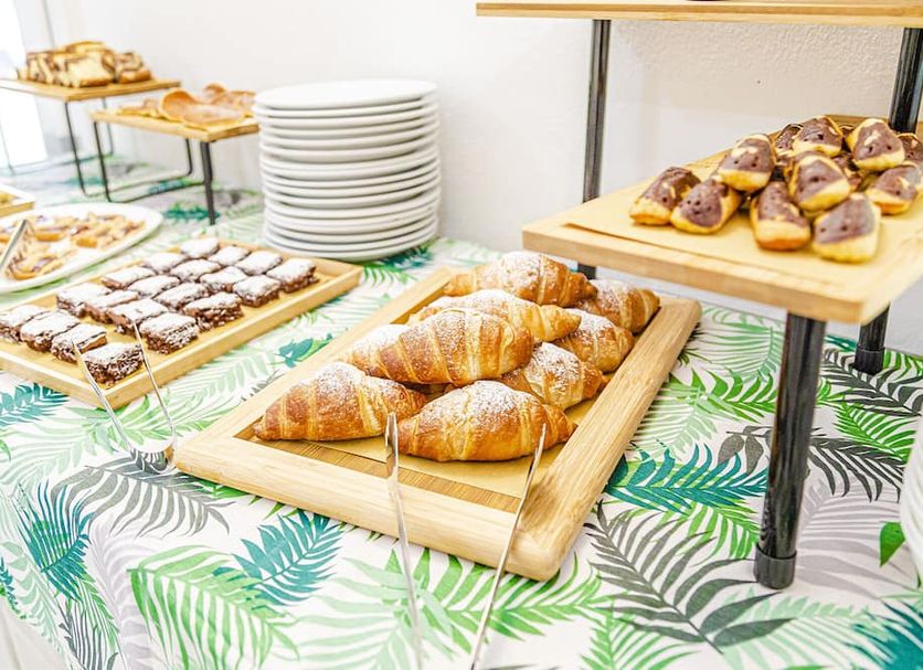 Buffet Photo