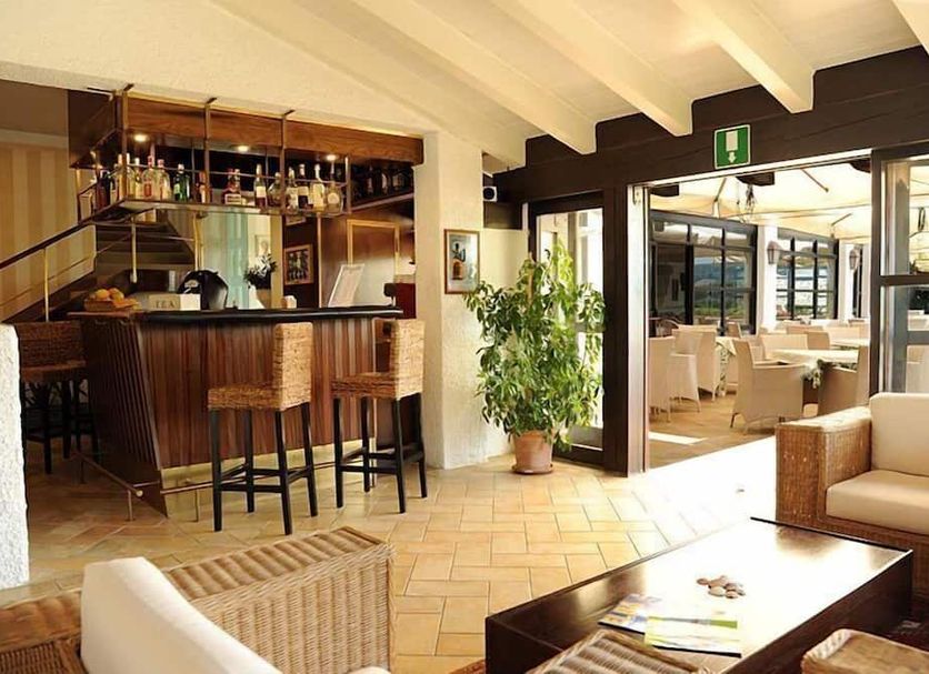 Bar Photo