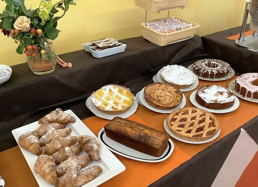 Buffet Photo