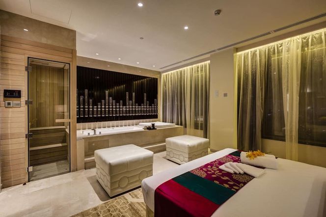 Nagaworld Hotel & Entertainment Complex