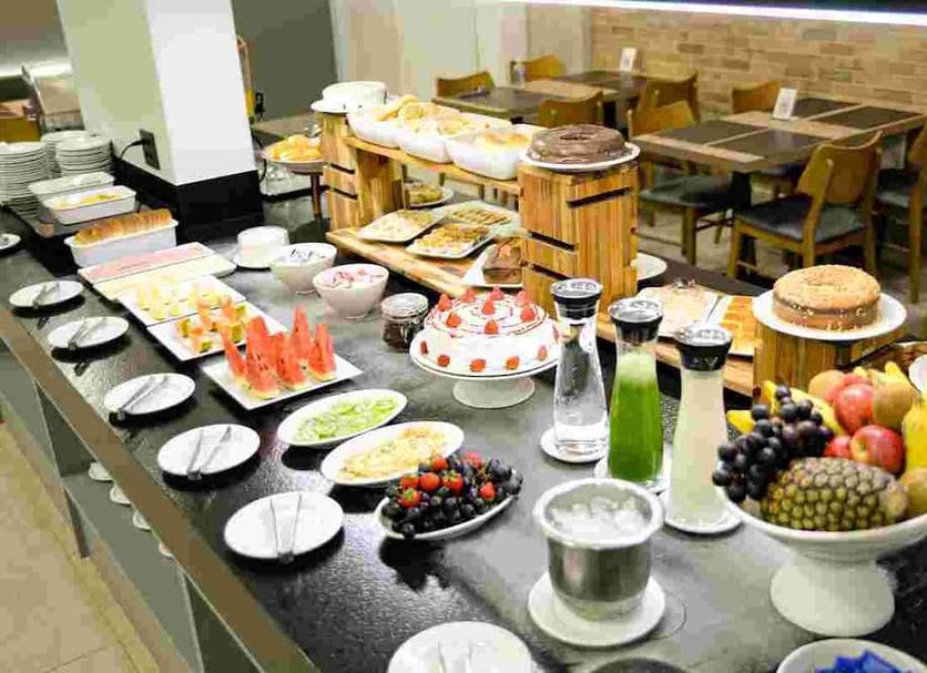 Buffet Photo