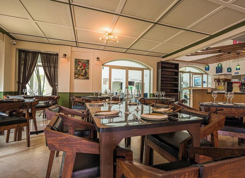 Restaurant Photo