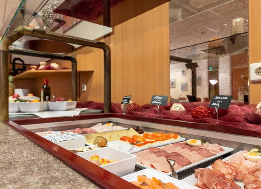 Buffet Photo