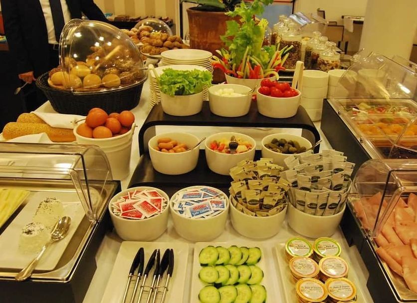 Buffet Photo