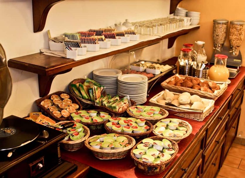 Buffet Photo