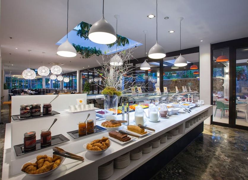 Buffet Photo