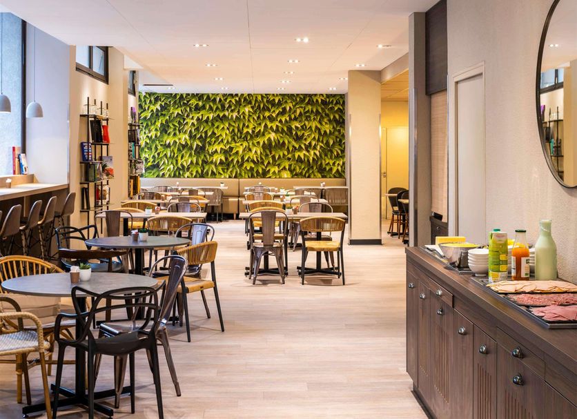 Restaurant Photo