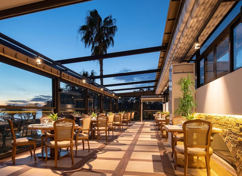 Restaurant Photo