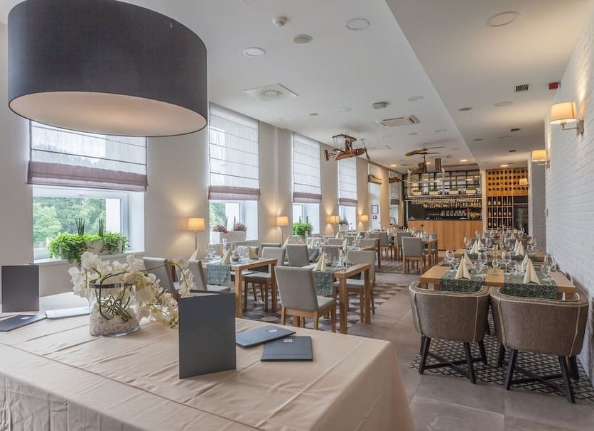 Restaurant Photo
