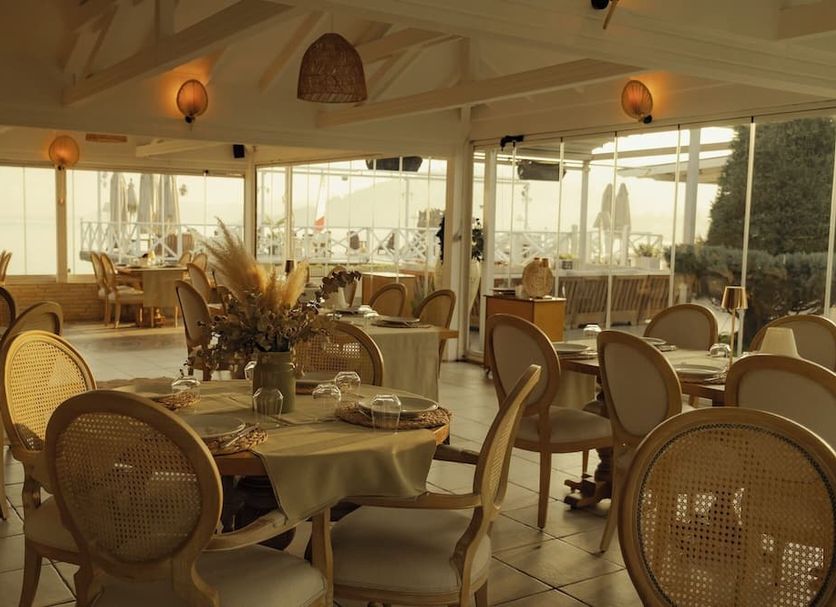 Restaurant Photo