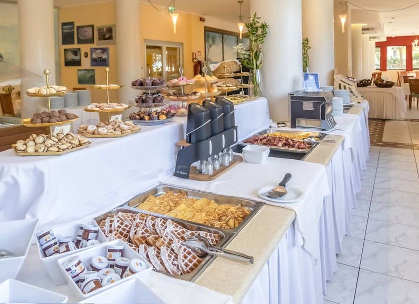 Buffet Photo