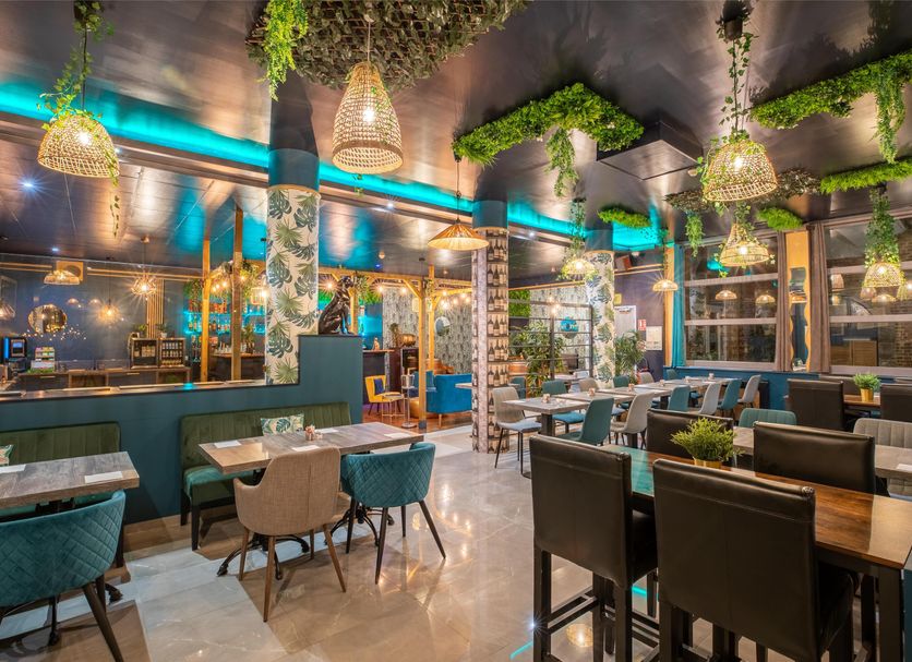 Restaurant Photo