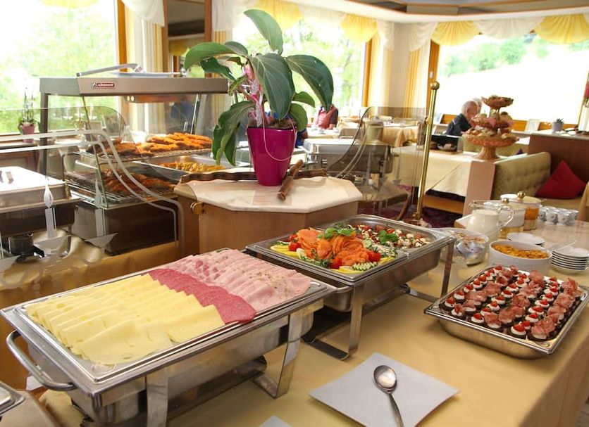 Buffet Photo
